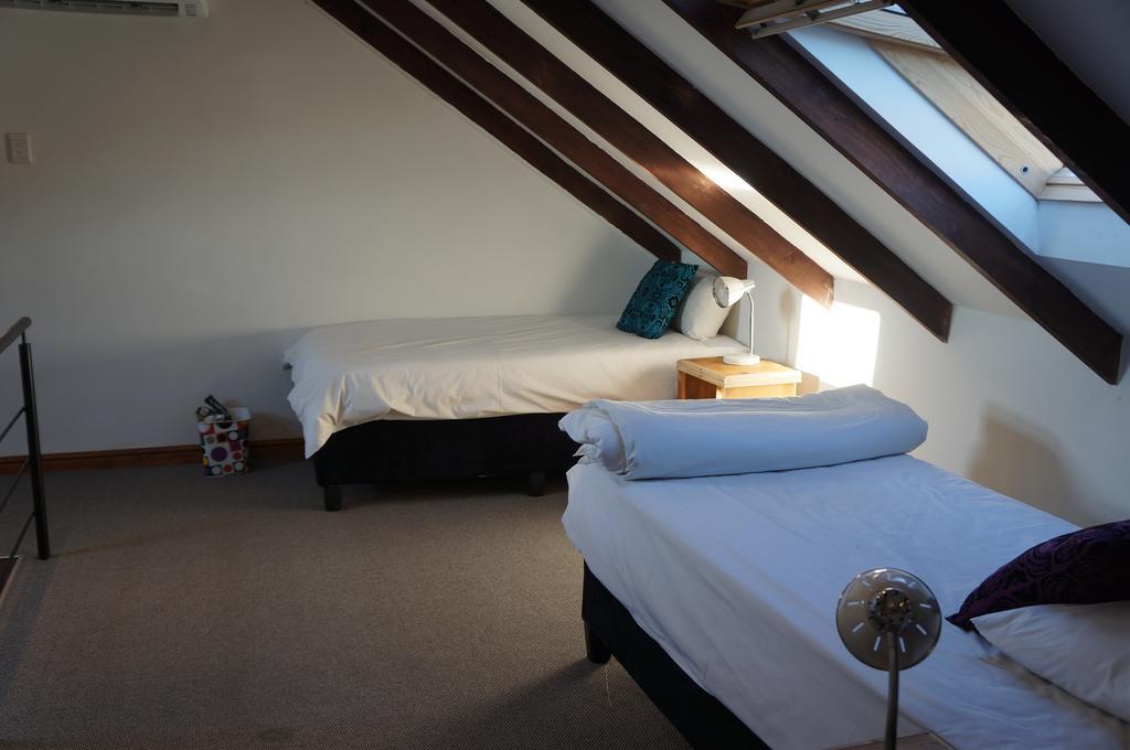 Atlantic Point Backpackers Hostel *