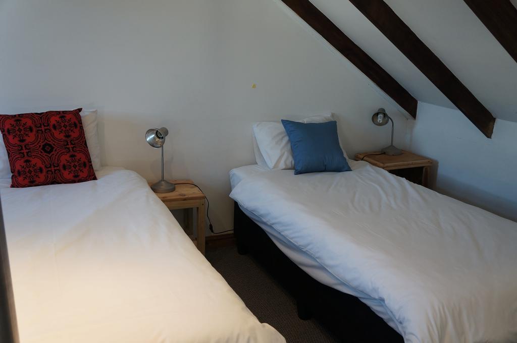 Atlantic Point Backpackers Hostel *